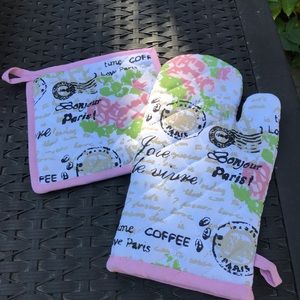 🎄2/$20 Paris theme oven mitt and pot holder